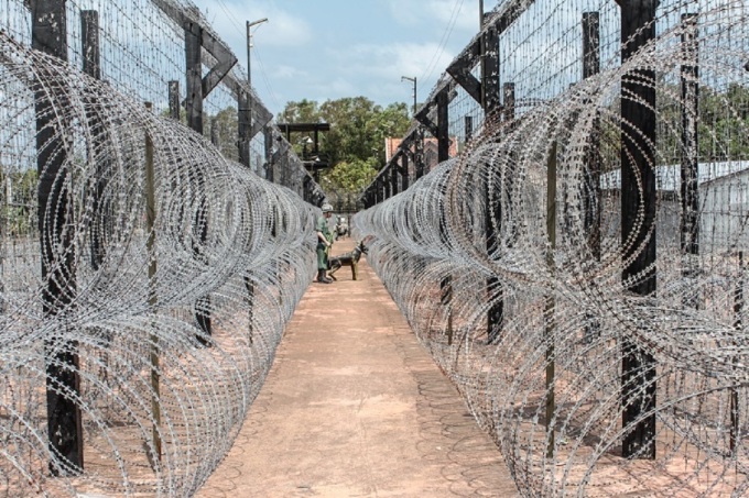 Di tích lịch sử trại giam Phú Quốc mở cửa từ 7h tới 17h hàng ngày và miễn phí vé vào cửa. Ảnh:Hanohiki/Shutterstock.