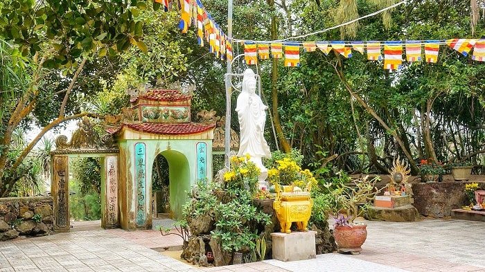 Chùa Quan Âm Tự - ngôi chùa nổi tiếng ở Quảng Bình 