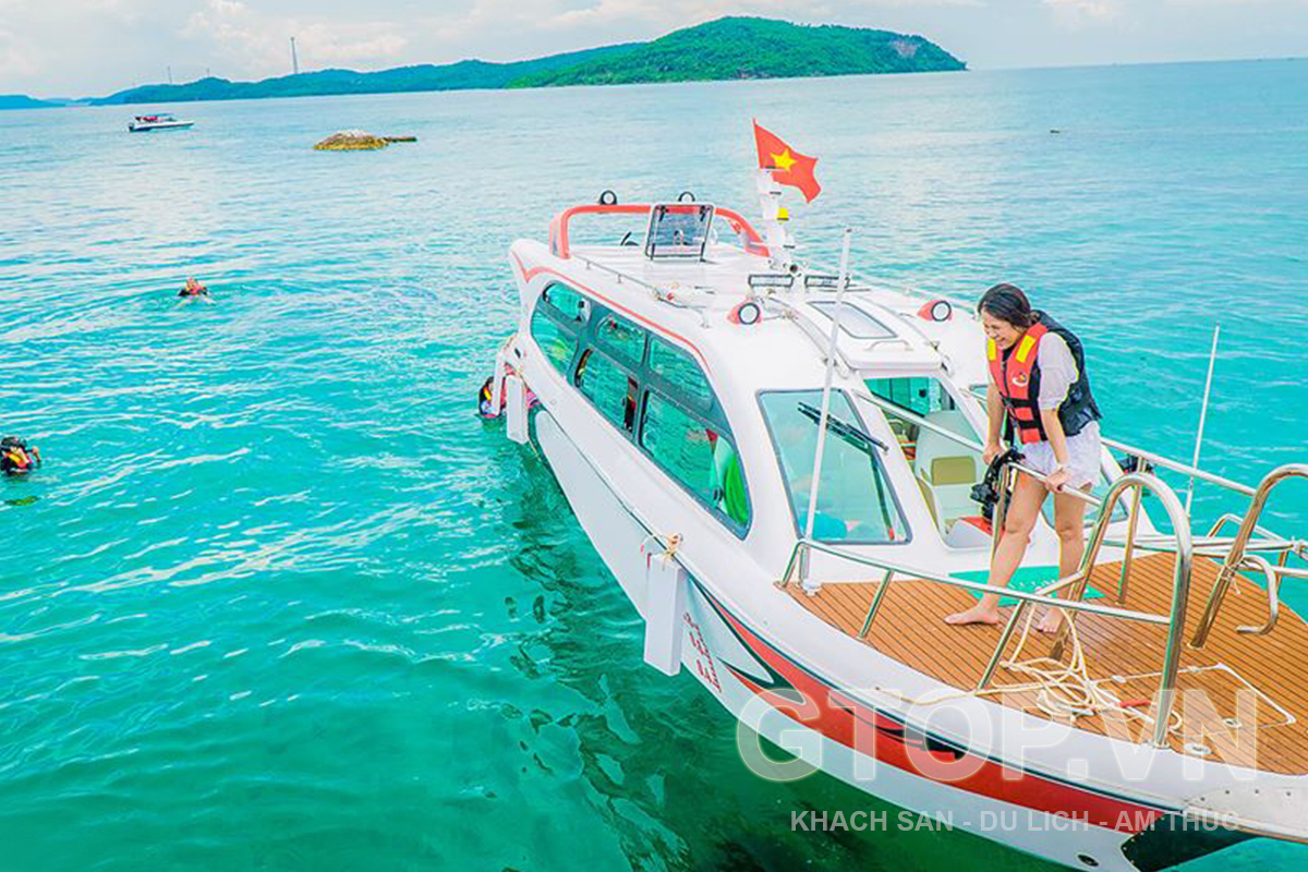 Cảm Nhận Thực Tế Của Du Khách Về Cano Và Tàu Gỗ