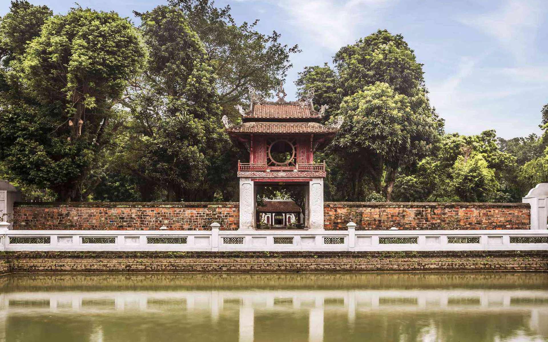 Đến với các điểm tham quan lịch sử tại Hà Nội có view cực đẹp