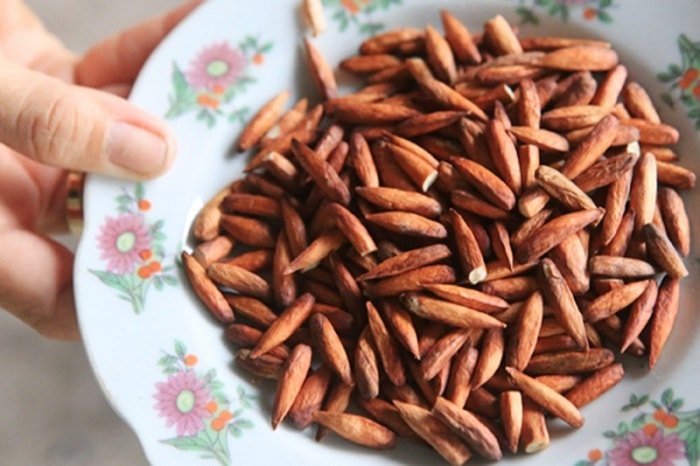 Mứt hạt bàng là một trong những món đặc sản đặc trưng cho ẩm thực Côn Đảo