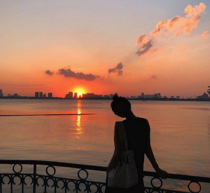 Ngắm hoàng hôn ở Hồ Tây - một trong những điều phải làm khi tới Hà Nội 