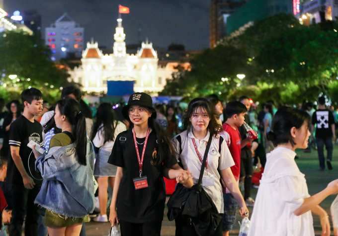 Người dân vui chơi ở phố đi bộ Nguyễn Huệ, quận 1 hồi tháng 9/2019. Ảnh: Quỳnh Trần