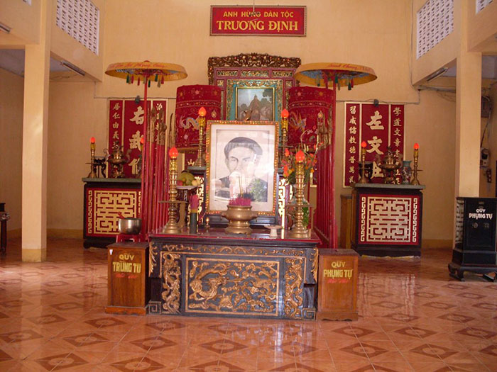 Bật mí kinh nghiệm du lịch Gò Công - Đền thờ người anh hùng Trương Định