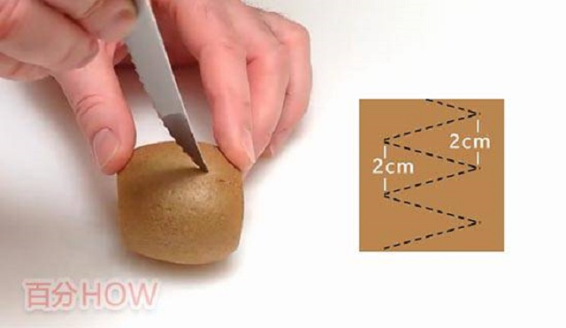 Cách tỉa quả Kiwi thành hình bông sen trong vòng “một nốt nhạc” - 3