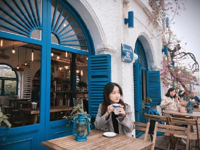 quán cafe Santorini Vibes Hồ Tây