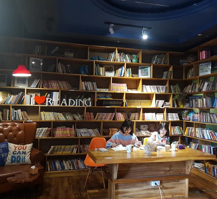 Floral And Book Cafe - quán cà phê sách ở Hà Nội