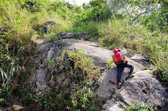 Bạn phải chuẩn bị tinh thần để leo qua những tảng đá dốc và lớn - Chinh phục Nam Kang Ho Tao