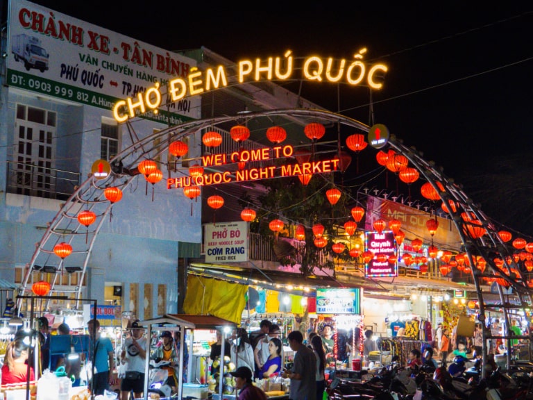 Chợ đêm Phú Quốc cho bạn biết hết những gì ở đảo