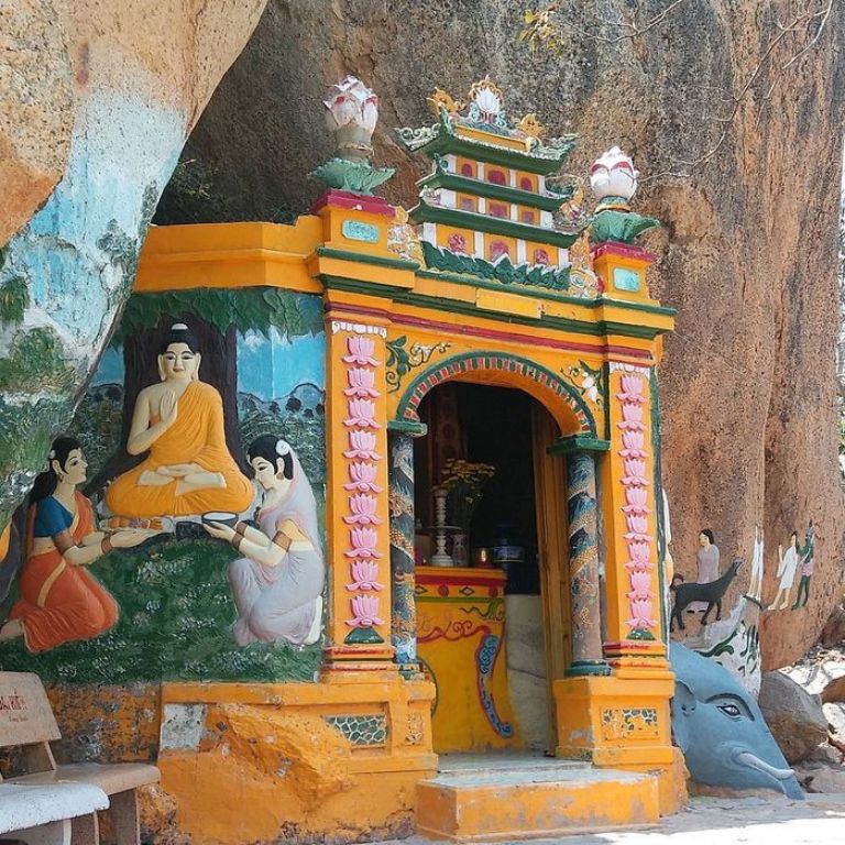 hang thờ Phật Mẫu Chuẩn Đề