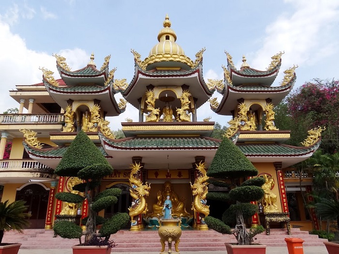 chùa Thái Sơn núi Cậu Bình Dương - kiến trúc