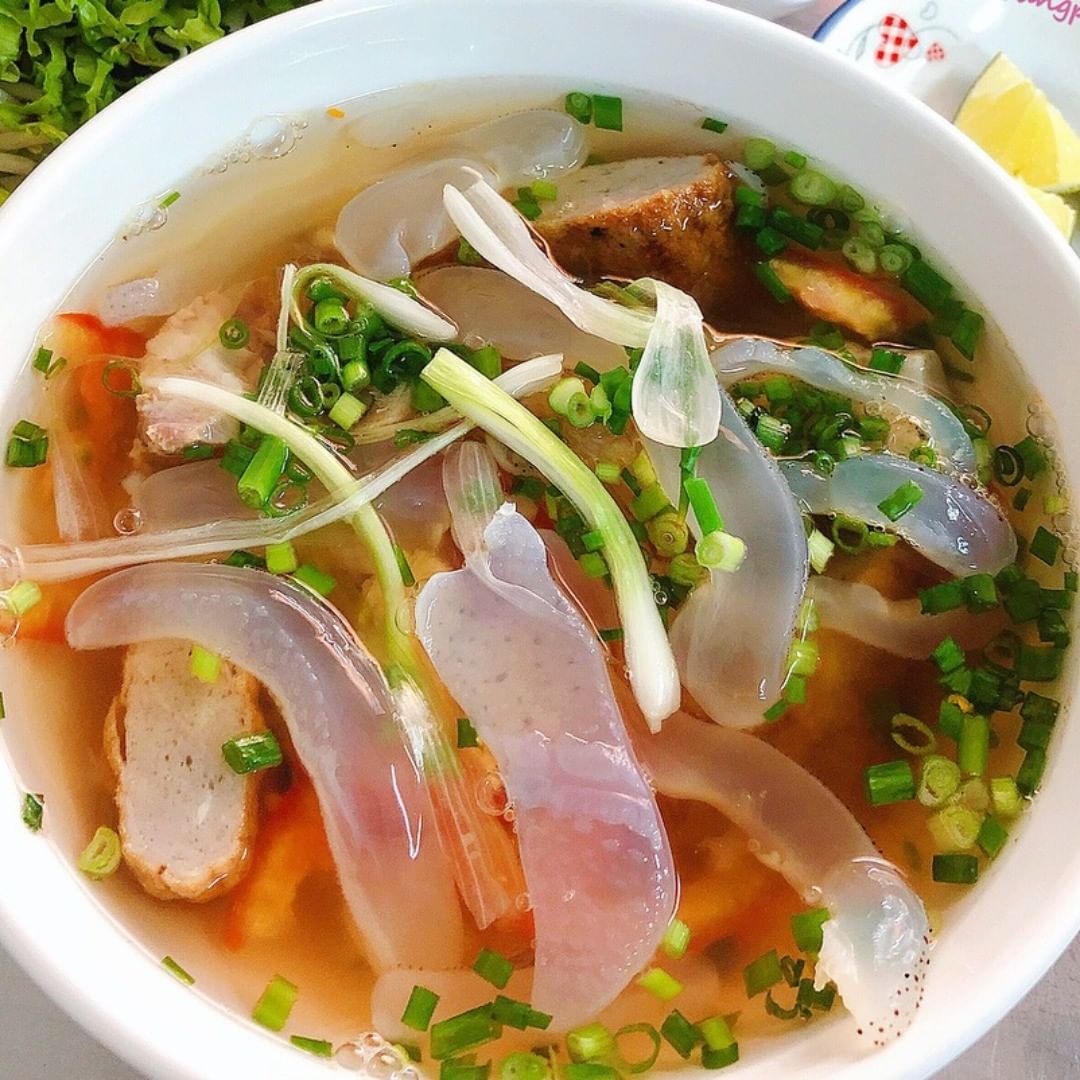 Bún sứa Nha Trang - món ăn đậm đà hương vị biển cả hấp dẫn thực khách - Ảnh 1.