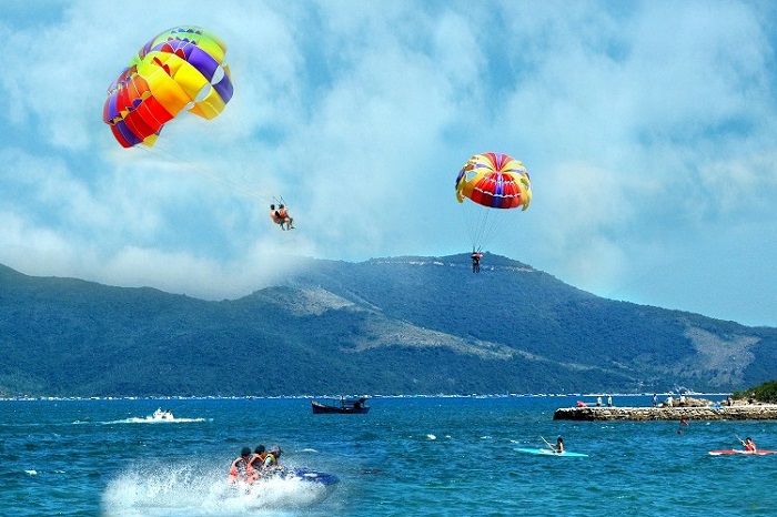 Nhảy dù ở đảo Hòn Mun Nha Trang 