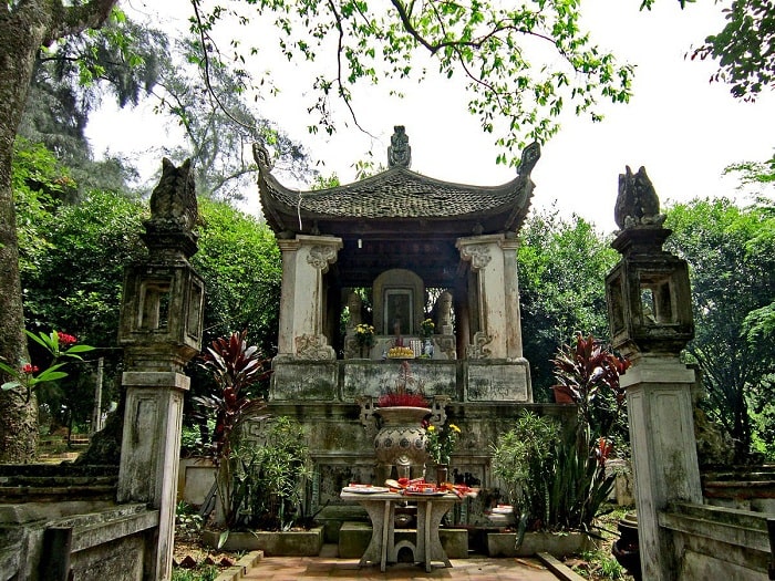 Đền thờ Ngô Quyền ở làng cổ Đường Lâm 