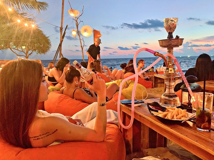 OCEAN Beach Bar & Club - địa điểm ngắm hoàng hôn ở Phú Quốc
