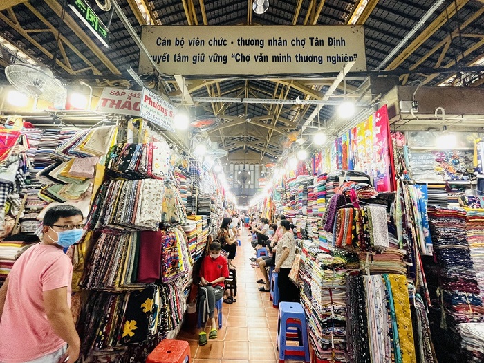 chợ nổi tiếng ở Sài Gòn - chợ Tân Định