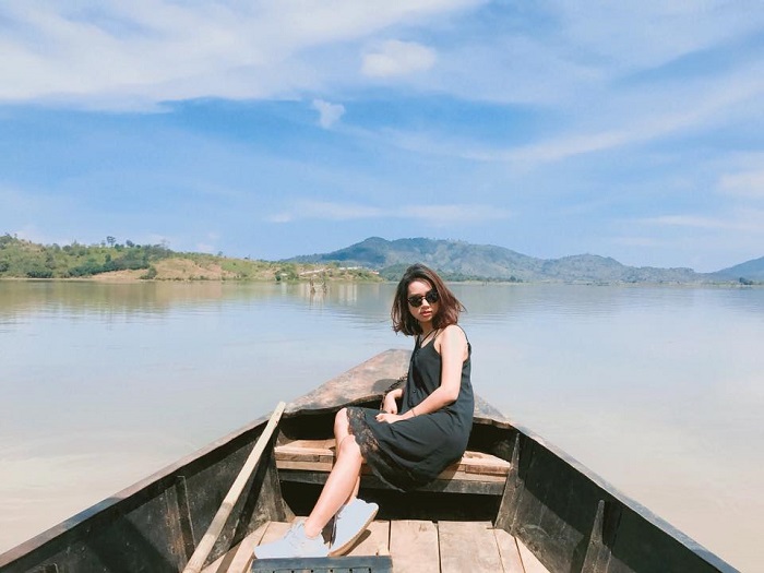 kinh nghiệm du lịch hồ Lắk - đi thuyền vãn cảnh hồ