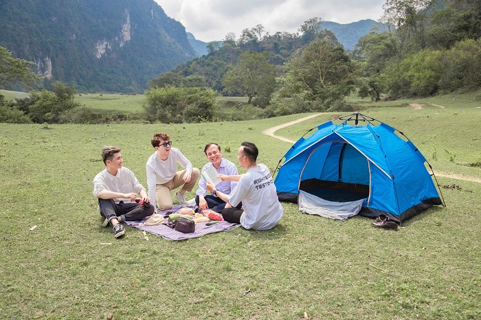 cắm trại khi Du lịch thảo nguyên Đồng Lâm Lạng Sơn
