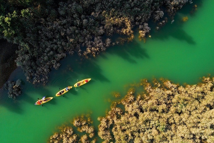  Chèo thuyền Kayak khi Du lịch thảo nguyên Đồng Lâm Lạng Sơn