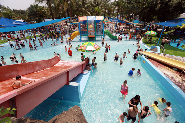 Khu du lịch gần Sài Gòn có hồ bơi - Công viên Đại Thế Giới vui chơi