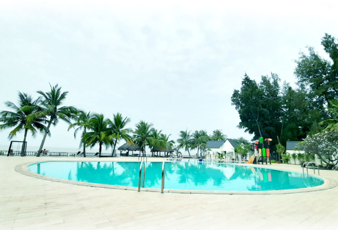 Khách sạn Palace Long Hải, điểm dừng chân để du khách có thể tắm biển, hồ bơi.