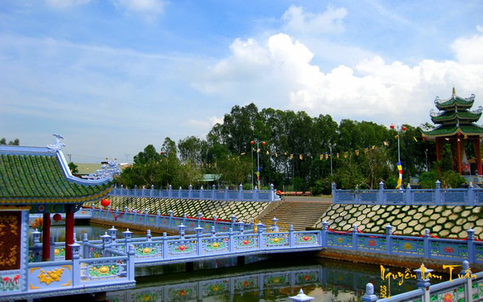 Viếng chùa Huỳnh Đạo An Giang - Ngôi chùa được chăm chút