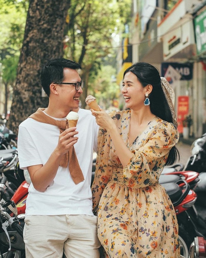 Trải nghiệm ăn kem Tràng Tiền Hà Nội 