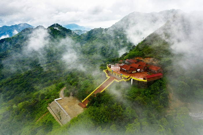chùa Am Ngọa Vân Quảng Ninh