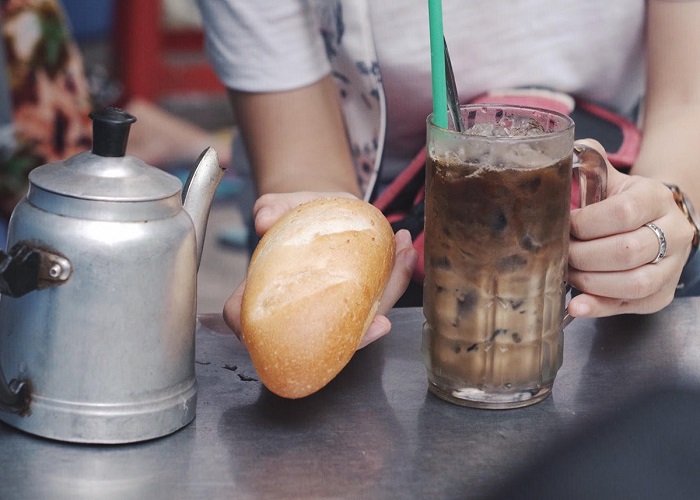 Những nét văn hóa đặc trưng của Sài Gòn - cafe vợt độc đáo