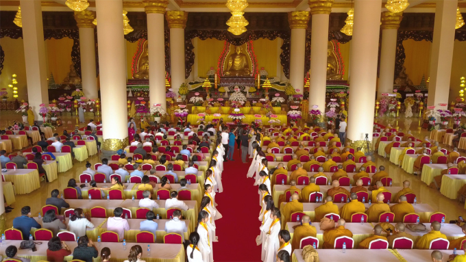 Buổi lễ khánh thành tượng Phật ngồi cao 73 m diễn ra tại chính điện chùa Phật Quốc Vạn Thành. (nguồn ảnh)
