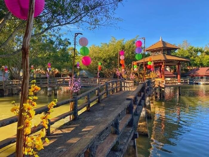 Khu du lịch sinh thái Hoàng Vân - chòi phục vụ ăn uống ra hồ