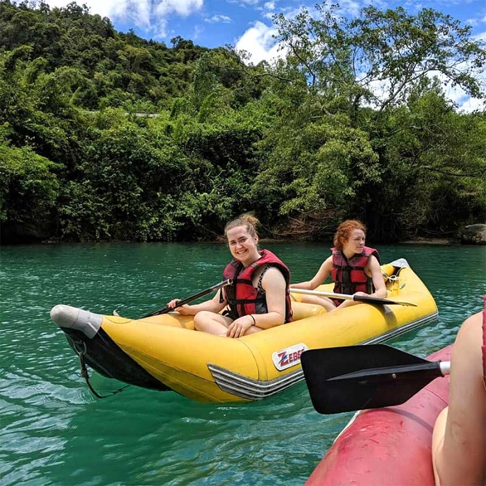 chèo thuyền kayak khu du lịch Sông Chày Hang Tối Quảng Bình