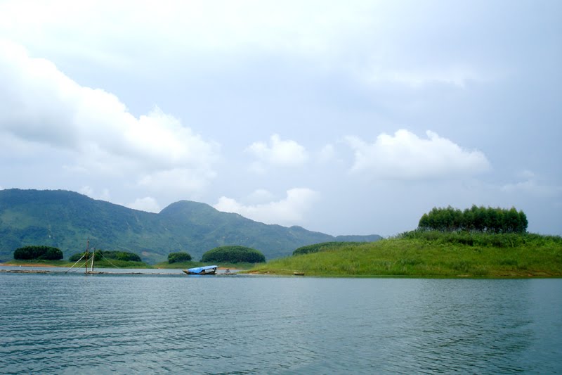 Hồ Thác Bà