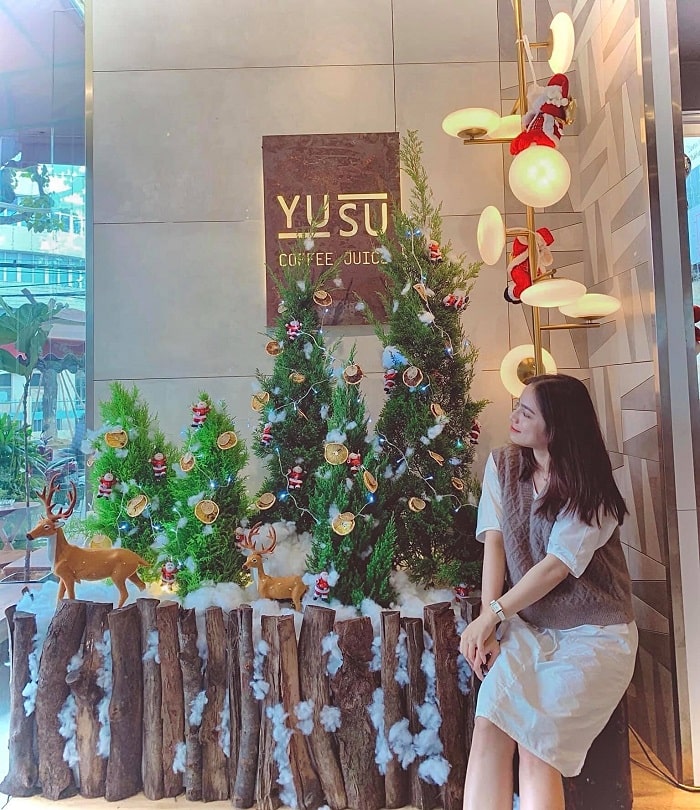 Yusu Coffee & Juice - quán cà phê trang trí Giáng sinh ở Đà Nẵng nhất định phải đến 