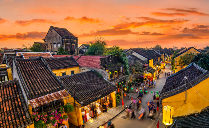 Dạo chơi Hội An trong các hành trình đi Đà Nẵng của Lữ hành Saigontourist với giá ưu đãi trọn gói từ 3,139 triệu đồng.
