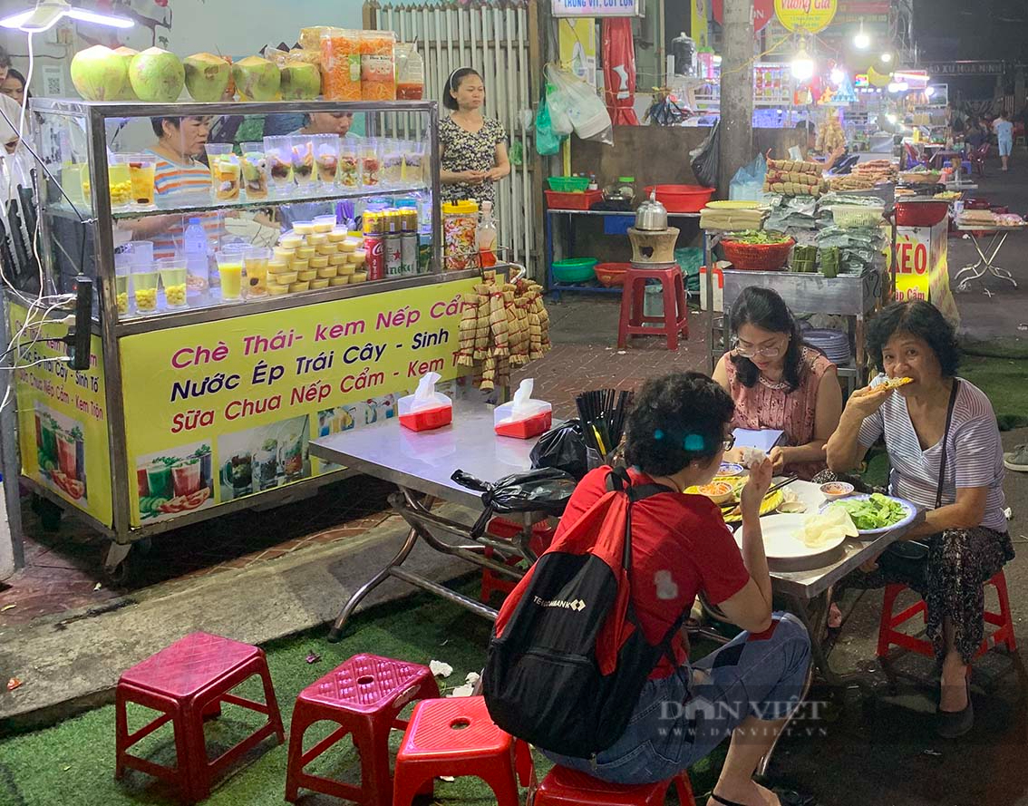 Phố ẩm thực Quy Nhơn hút du khách với nhiều đặc sản và món ăn nghe lạ tai - Ảnh 10.