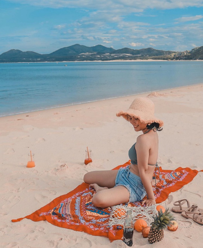 check in Bãi biển Bình Tiên - một trong những bãi biển đẹp ở Ninh Thuận