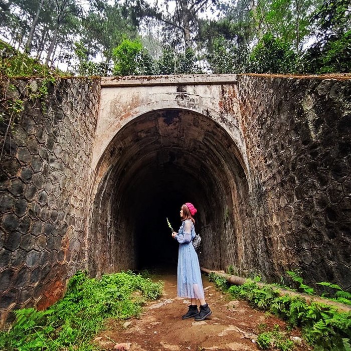 Đường hầm hỏa xa - địa điểm bỏ hoang ở Đà Lạt 