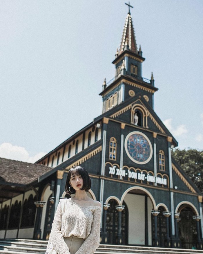 nhà thờ gỗ địa điểm sống ảo chất ở Kon Tum
