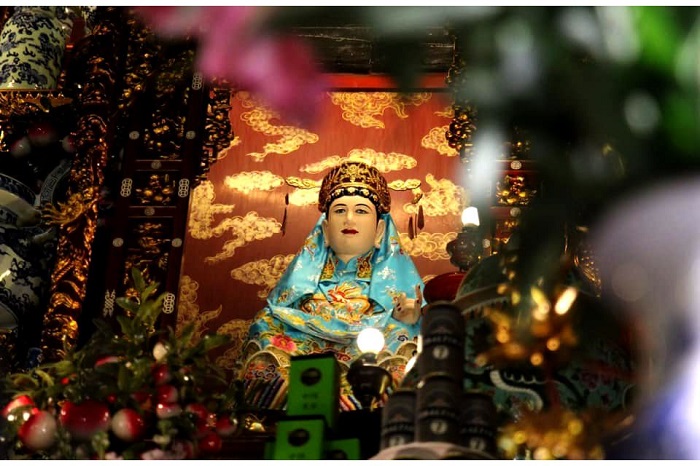 địa điểm tâm linh ở Lạng Sơn - đền mẫu Thượng Ngàn không gian bên trong