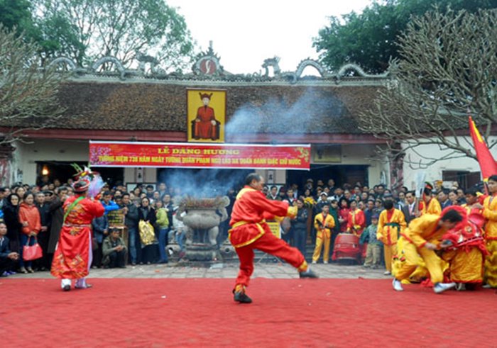 Hội đền Phù Ủng là lễ hội ở Hưng yên hấp dẫn 