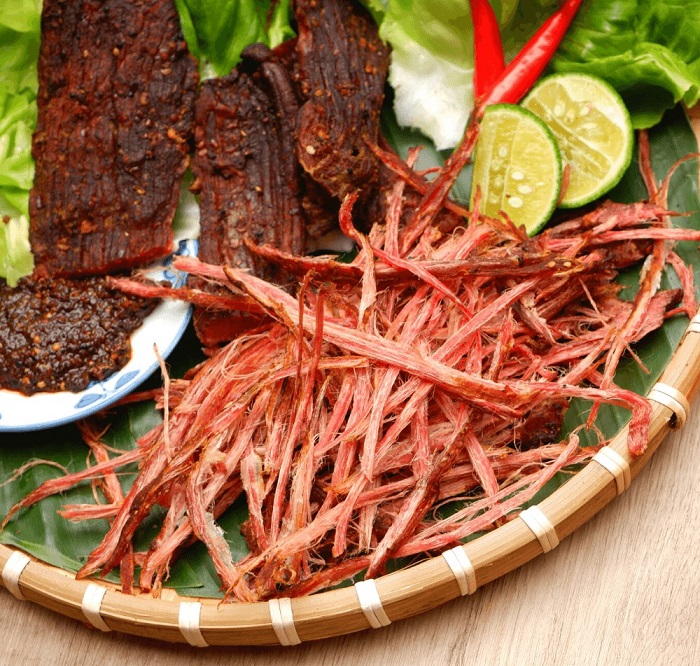 thịt trâu gác bếp - món đặc sản Điện Biên mua làm quà nổi tiếng