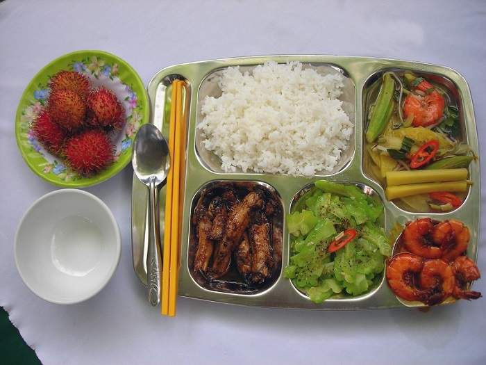 Những quán ăn bình dân ở Quảng Trị - Cơm bình dân Hoàng Tâm
