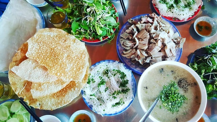 Quán bánh hỏi lòng heo Yến - quán ăn ngon ở Phú Yên