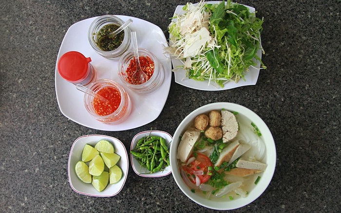 Quán bún cá Nha Trang Hạnh Nhiên - quán ăn sáng ngon ở Nha Trang