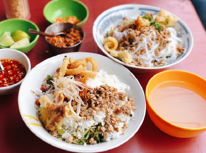 Hẻm 284 Lê Văn Sỹ - phố ẩm thực ở Sài Gòn nổi tiếng