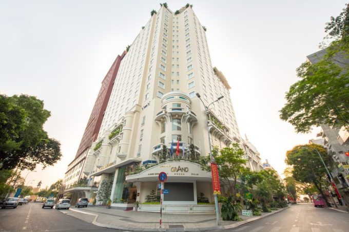 Khách sạn Grand Sài Gòn thiết kế thanh lịch theo phong cách kiến trúc Pháp. Ảnh: Saigontourist Group.