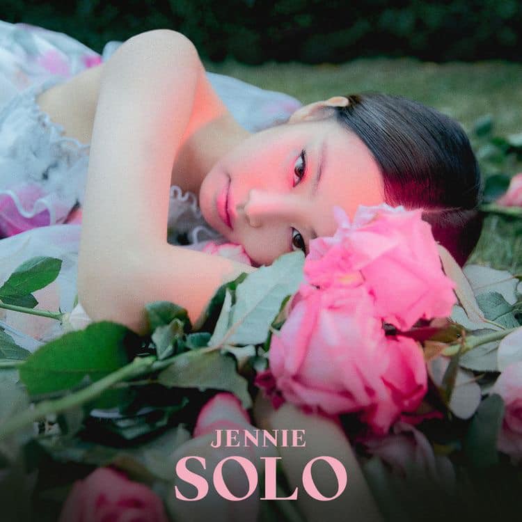 Solo của Lisa BLACKPINK thất bại trong mảng nhạc số- dân Hàn được dịp đào lại solo của Rosé và Jennie 