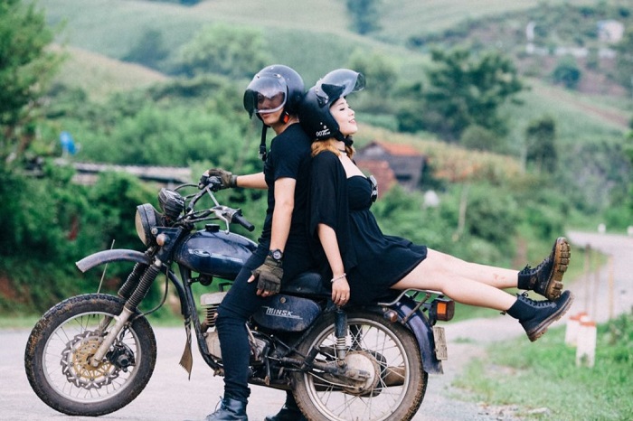 khám phá khu du lịch Bản Rõm Sóc Sơn bằng xe máy