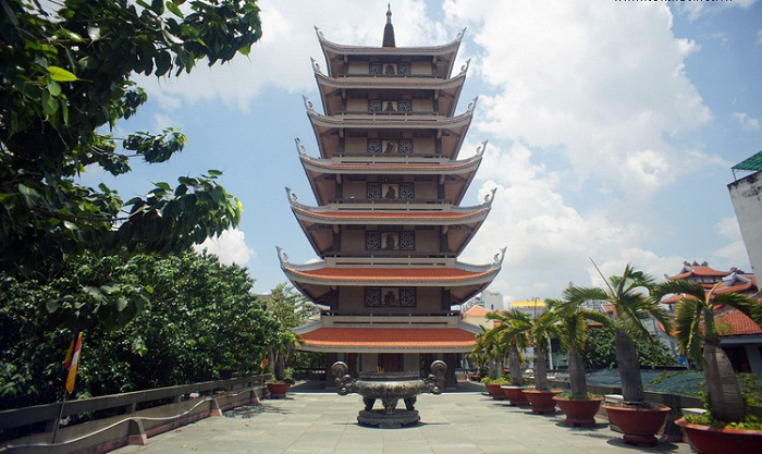 chùa Vĩnh Nghiêm Sài Gòn - tháp Quan Thế Âm
